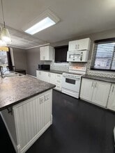 26 Maplestone Ave in Sarnia, ON - Building Photo - Building Photo