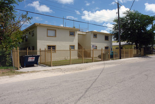 685 NE 85th St in Miami, FL - Building Photo