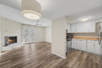 298 W Mountain St in Fayetteville, AR - Building Photo - Building Photo