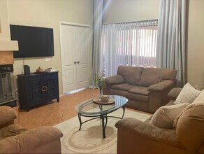 7400 W Flamingo Rd in Las Vegas, NV - Building Photo - Building Photo