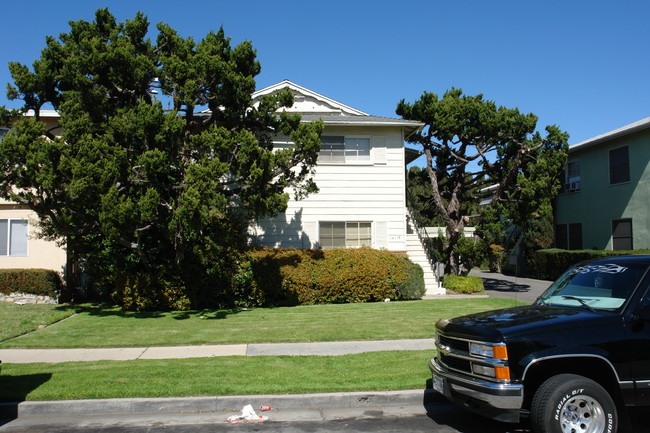 14119 Gilmore St in Van Nuys, CA - Building Photo - Building Photo