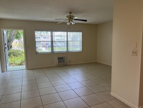 196 Cambridge H in West Palm Beach, FL - Building Photo - Building Photo