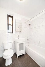 90 Bank St in New York, NY - Building Photo - Building Photo