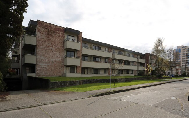 1286 W 14th Ave in Vancouver, BC - Building Photo - Building Photo