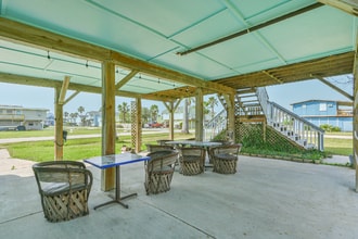 4026 Kent Dr in Galveston, TX - Building Photo - Building Photo