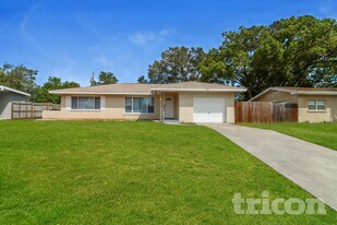 1440 Overlea St in Clearwater, FL - Building Photo