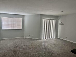 9901 Westview Dr in Coral Springs, FL - Building Photo - Building Photo