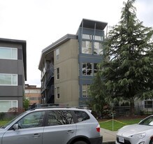 1076 W 11th Ave in Vancouver, BC - Building Photo