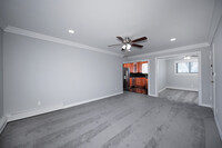 Fairfield Manor At Lindenhurst in Lindenhurst, NY - Building Photo - Building Photo