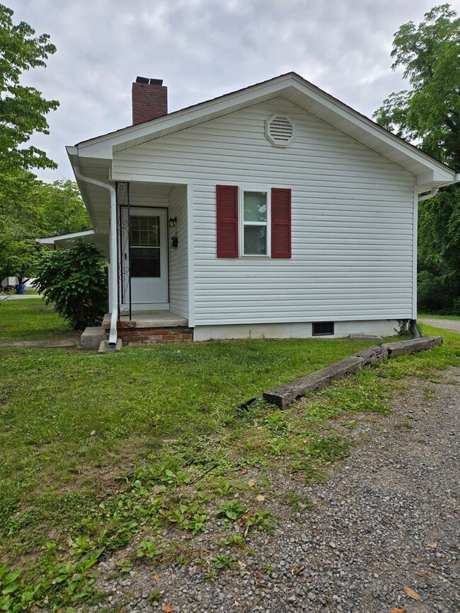 119 W Farragut Rd