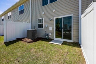 244 Bones Rd in Gilbert, SC - Foto de edificio - Building Photo