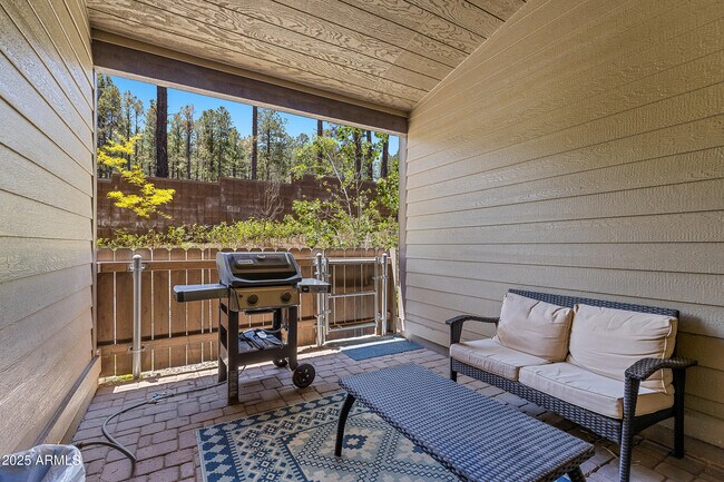 2477 W Mission Timber Cir in Flagstaff, AZ - Building Photo - Building Photo