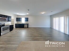 440 Dove Creek Ln in Glenn Heights, TX - Foto de edificio - Building Photo