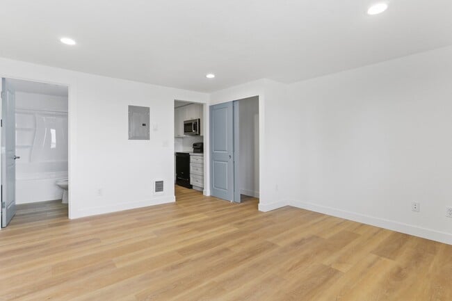 property at 1407 W Marina Dr