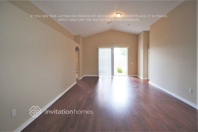 12718 Lake Vista Dr in Gibsonton, FL - Building Photo - Building Photo