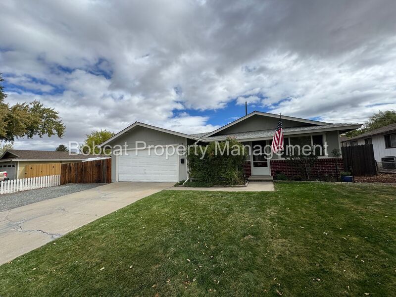 2523 Baker Dr in Carson City, NV - Building Photo