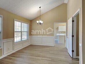 725 Windsor Brook Ln in Lawrenceville, GA - Building Photo - Building Photo