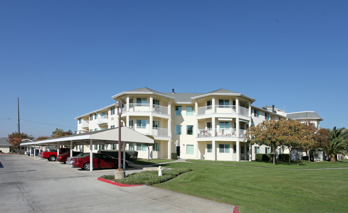 The Remington in Hanford, CA - Foto de edificio