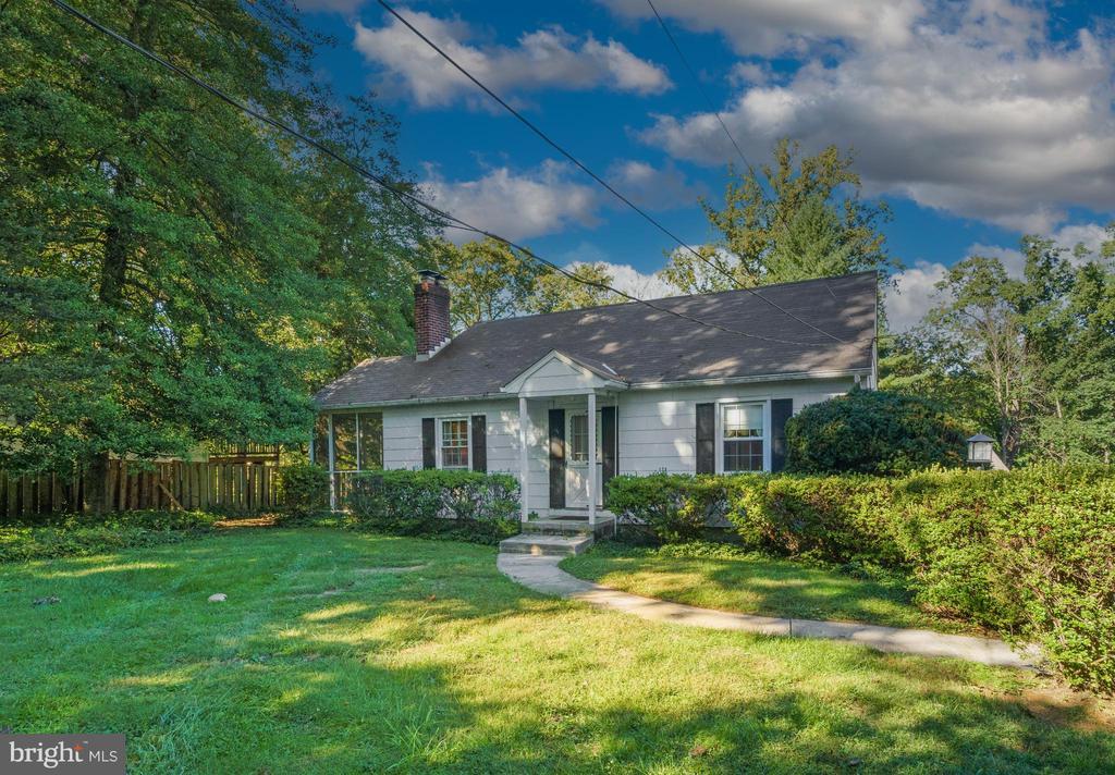 11237 Greenspring Ave in Timonium, MD - Building Photo
