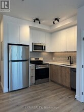 1600 James Naismith Dr in Ottawa, ON - Building Photo - Building Photo