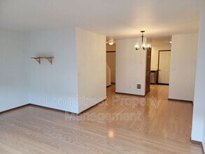 3121 NE Flintlock Pl in Corvallis, OR - Building Photo - Building Photo