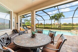 8095 Piedmont Dr in Naples, FL - Building Photo