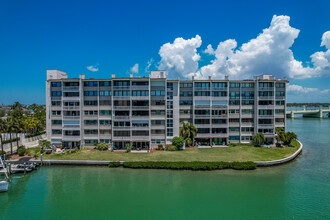 The Club at Treasure Island in Treasure Island, FL - Building Photo - Building Photo