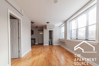 3451 N Sheffield Ave, Unit G in Chicago, IL - Building Photo - Building Photo