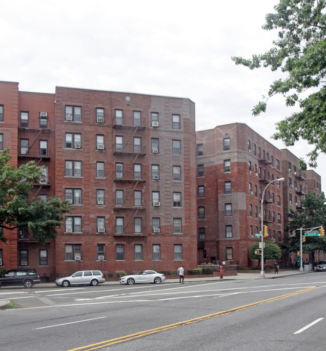 7701 Bay Pky in Brooklyn, NY - Foto de edificio