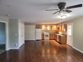 345 Lake St in Bristol, NH - Building Photo - Building Photo