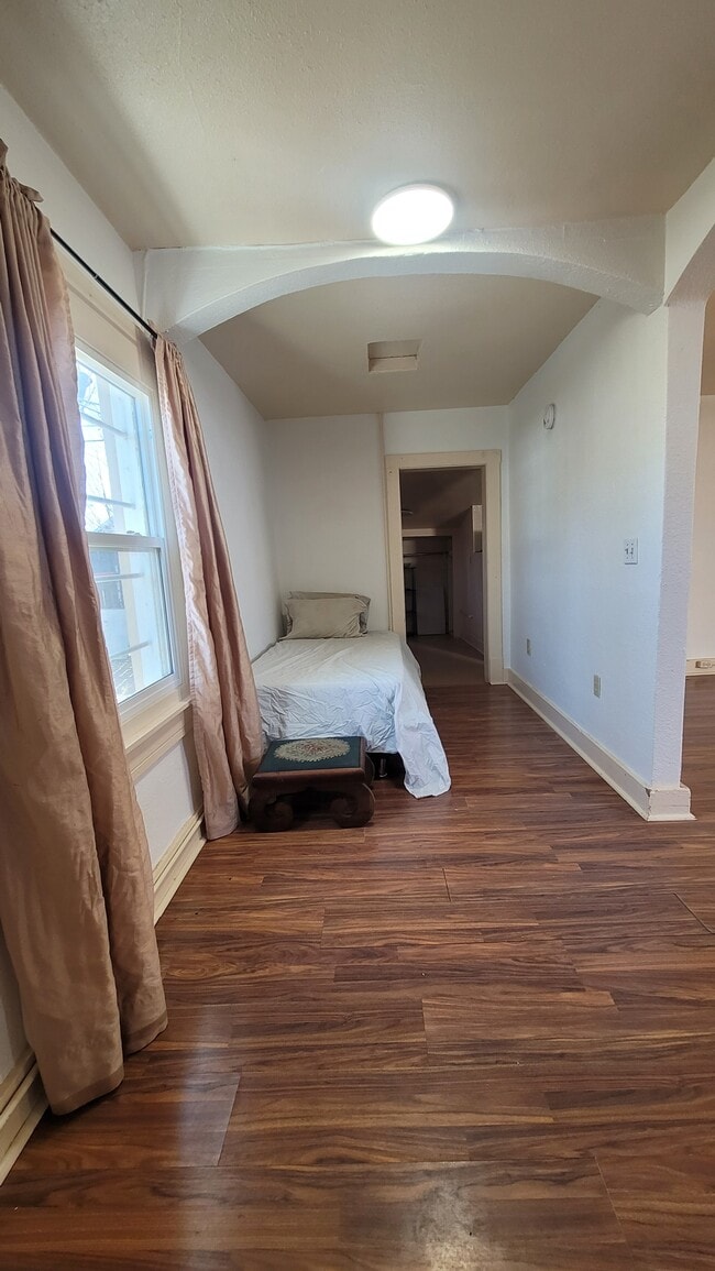 property at 1312 E 4th St