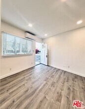 421 E Chevy Chase Dr in Glendale, CA - Building Photo - Building Photo