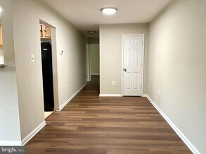 418 N Armistead St-Unit -201 in Alexandria, VA - Building Photo - Building Photo