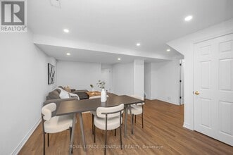 11 Eric Burke Ct in Hamilton, ON - Building Photo - Building Photo