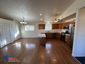 102 N Main St in Veyo, UT - Building Photo - Building Photo