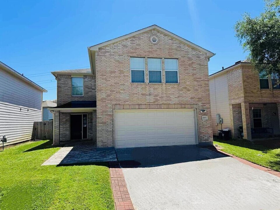 5007 Fox Mill Ln in Spring, TX - Building Photo