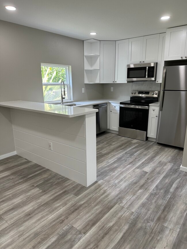 7020 Mango Ave S in St. Petersburg, FL - Building Photo - Building Photo