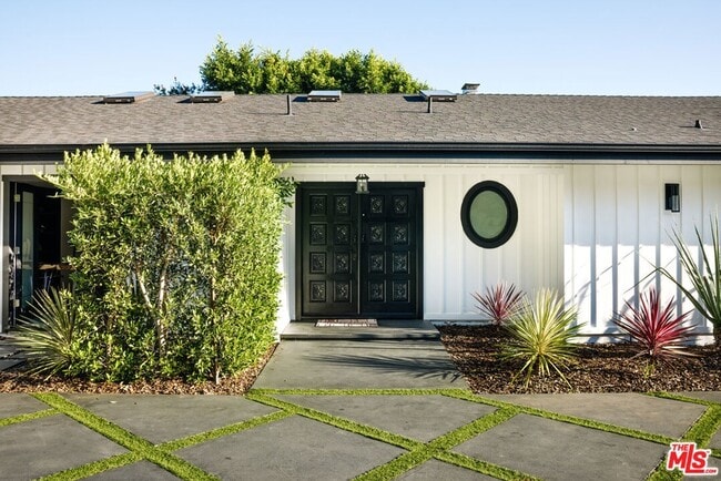 18013 Sea Reef Dr in Los Angeles, CA - Foto de edificio - Building Photo