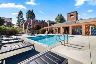 Summerhill Park in Sunnyvale, CA - Building Photo