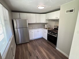 3950 Turnpike Dr in Westminster, CO - Building Photo