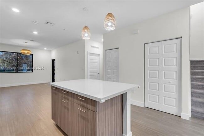 8363 NW 41st St in Doral, FL - Building Photo - Building Photo