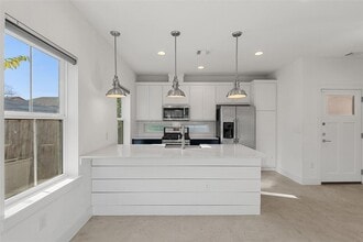 1003 Fiesta St in Austin, TX - Building Photo - Building Photo