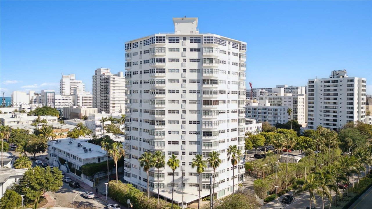 1881 Washington Ave in Miami Beach, FL - Foto de edificio