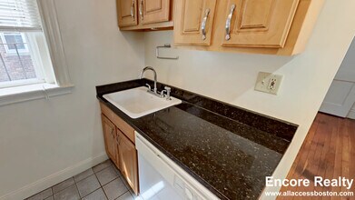 107 Queensberry St in Boston, MA - Building Photo - Building Photo