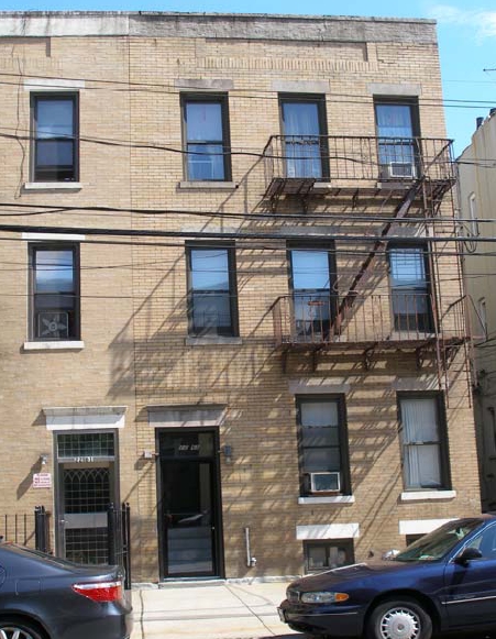 2263 43rd St in Astoria, NY - Building Photo