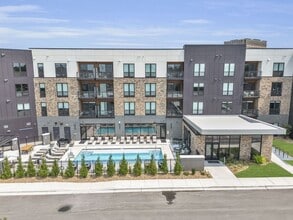 Darby at Briarcliff in Kansas City, MO - Foto de edificio - Building Photo