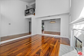 1561 3rd St in Manhattan Beach, CA - Building Photo - Building Photo