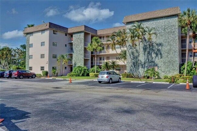 8101 SW 24th Ct in Davie, FL - Building Photo - Building Photo