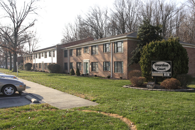 Guardian Court in Louisville, KY - Building Photo - Building Photo