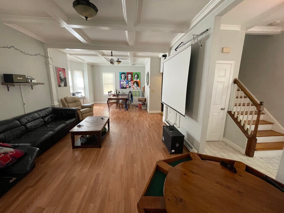 7 Whitman St, Unit #1 in Boston, MA - Building Photo